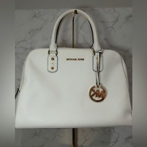 Michael kors hand bag